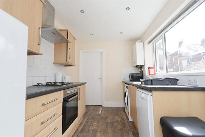 3 Bedroom Flat To Rent In Grosvenor Gardens, Jesmond Vale, Newcastle Upon Tyne, NE2