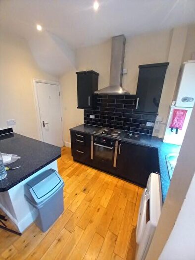 3 Bedroom Terraced House To Rent In Pennington Grove, Woodhouse, Leeds, LS6