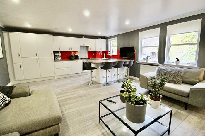3 Bedroom Flat To Rent In Millside Road, Peterculter, AB14