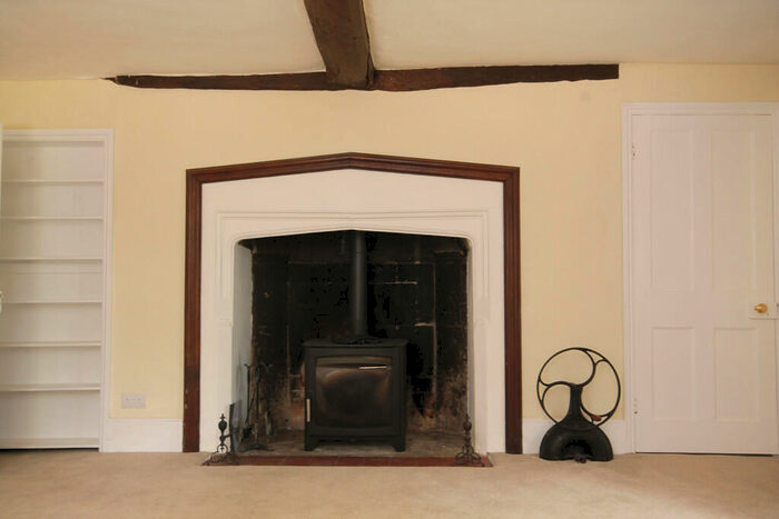 6 Bedroom Semi-Detached House To Rent In Lawrence Lane, Buckland, RH3
