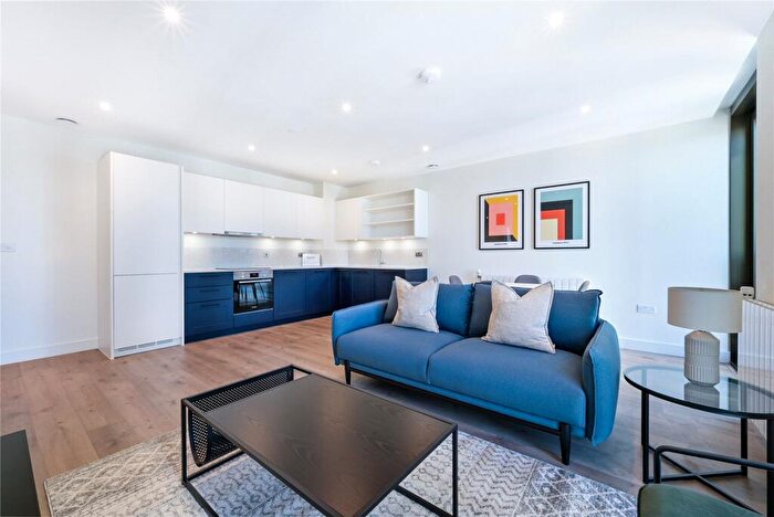 1 Bedroom Apartment To Rent In Marsh Wall, London, E14