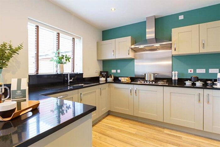 3 Bedroom Detached House For Sale In Waverley Drive, Wellingborough, NN8