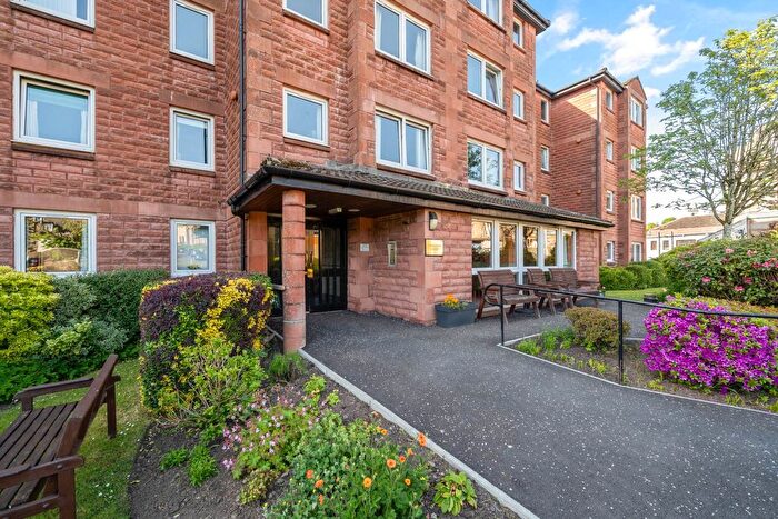 2 Bedroom Flat For Sale In Elphinstone Court, Kilmacolm, PA13