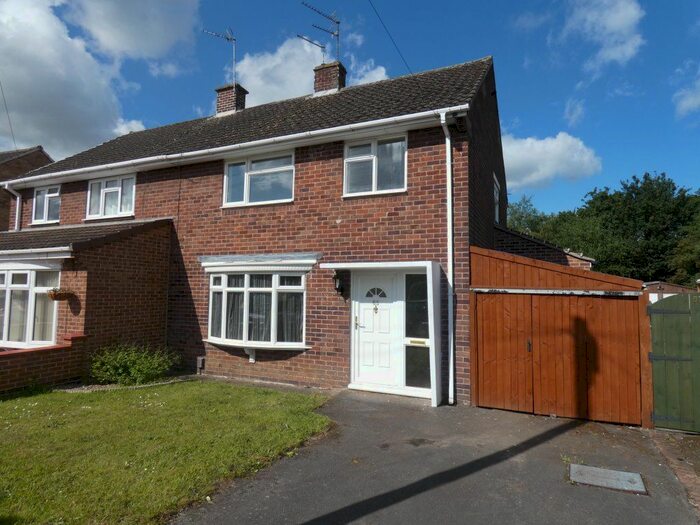 3 Bedroom Semi-Detached House To Rent In Peveril Crescent, Sawley, NG10