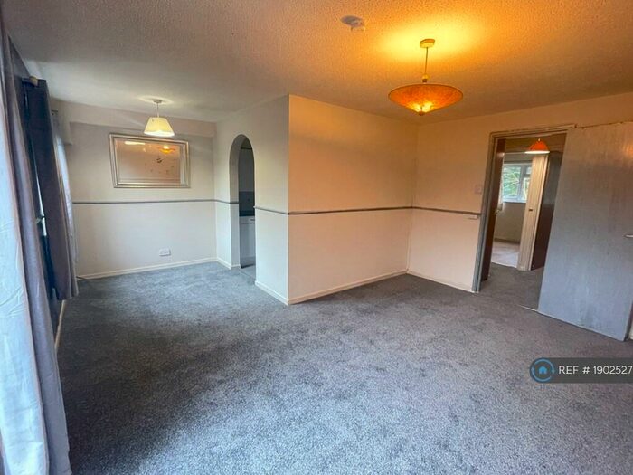 2 Bedroom Flat To Rent In Ancona Close, Ramleaze, Swindon, SN5