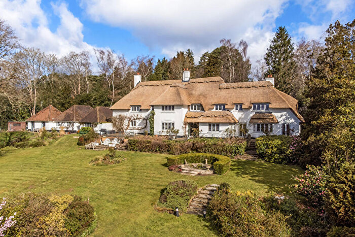 6 Bedroom Detached House For Sale In Swifts Close, Moor Park, Farnham, GU10