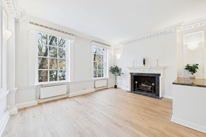 2 Bedroom Flat To Rent In Brompton Square, London, SW3