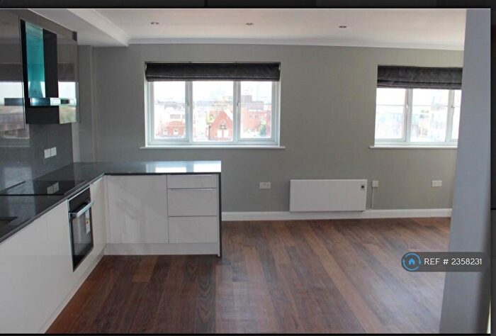 2 Bedroom Flat To Rent In Brisbane Court, Slough, SL1