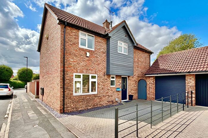 4 Bedroom Detached House For Sale In Croft Drive, Tickhill, Doncaster, DN11