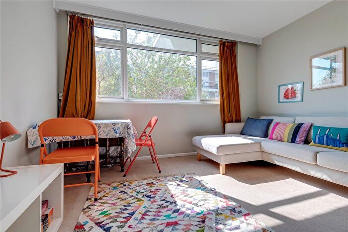 1 Bedroom Studio To Rent In Court Royal, Putney, London, SW15
