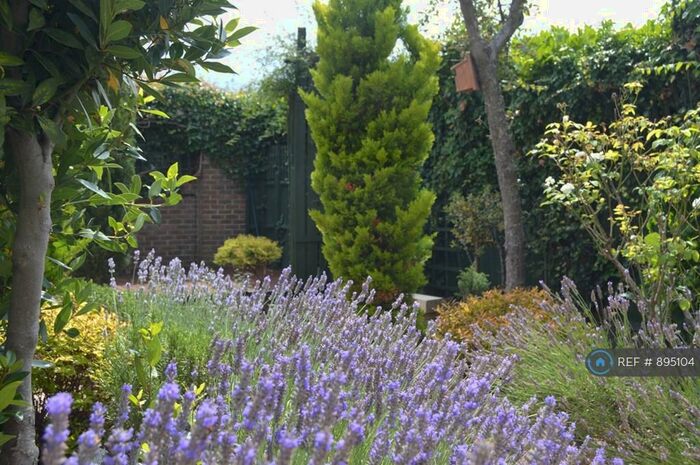 1 Bedroom Flat To Rent In Wittering Close, Kingston Upon Thames, KT2