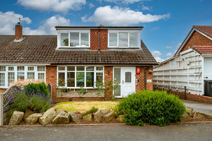 3 Bedroom Semi-Detached House For Sale In Belvedere Close, Kingswinford, DY6
