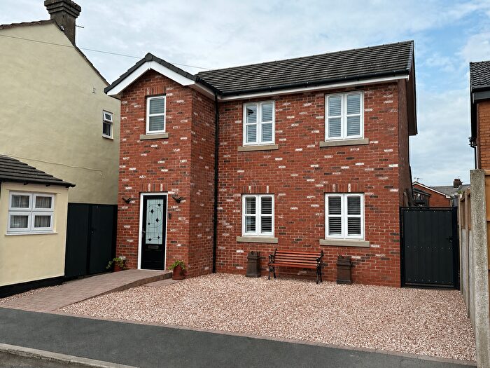 3 Bedroom Detached House For Sale In Kershaw Street, Widnes, WA8