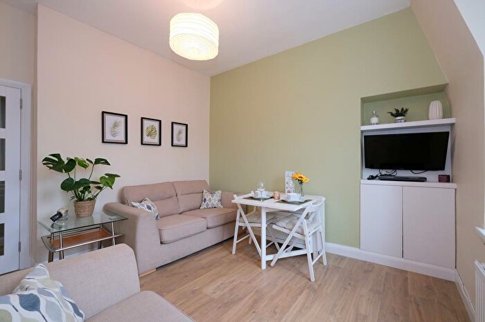 1 Bedroom Flat To Rent In Hollybank Place, Aberdeen, AB11