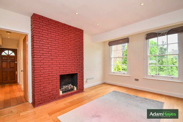 1 Bedroom Maisonette To Rent In Gainsborough Road, North Finchley, N12