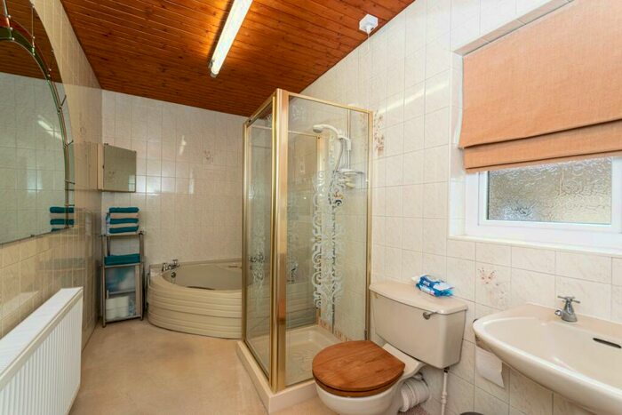 2 Bedroom Detached Bungalow For Sale In Inner Promenade, Fairhaven, Lytham St Annes, FY8