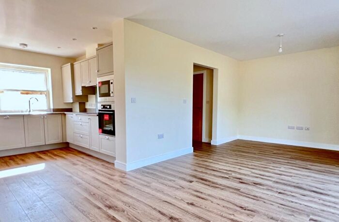 2 Bedroom Bungalow For Sale In Stuckton, Fordingbridge, SP6