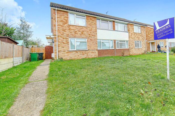 2 Bedroom Flat To Rent In Larkspur Way, West Ewell, Epsom, KT19