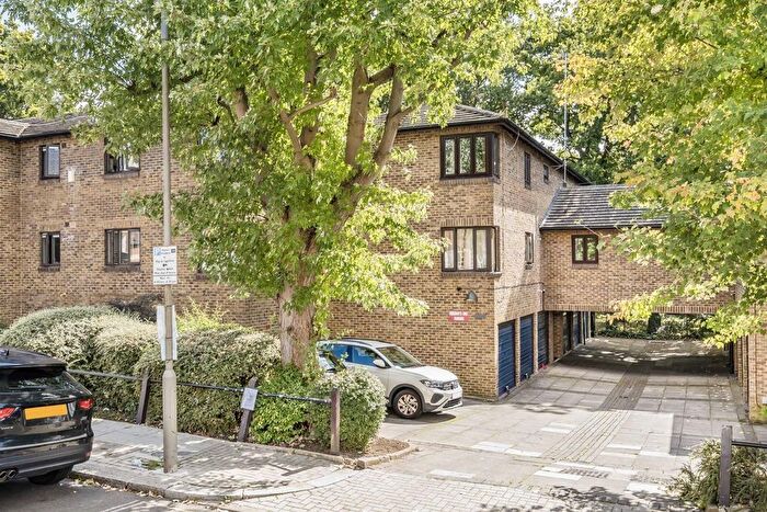 1 Bedroom Flat For Sale In Hillbury Road, Balham, SW17