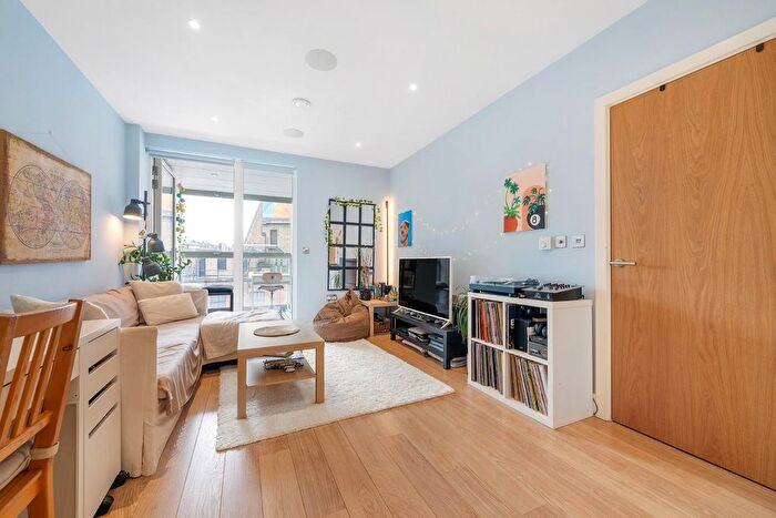 1 Bedroom Flat For Sale In Stockwell Park Walk, SW9