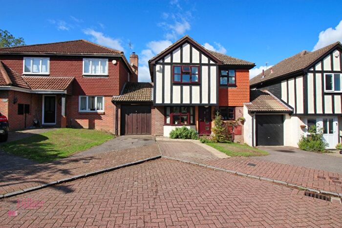 4 Bedroom Link Detached House For Sale In Minters Orchard, Platt, TN15