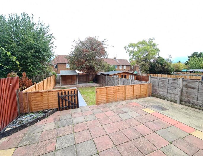 3 Bedroom Semi-Detached House To Rent In High Street North, Dunstable, LU6