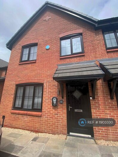 3 Bedroom Semi-Detached House To Rent In The Orangery, Droylsden, Manchester, M43