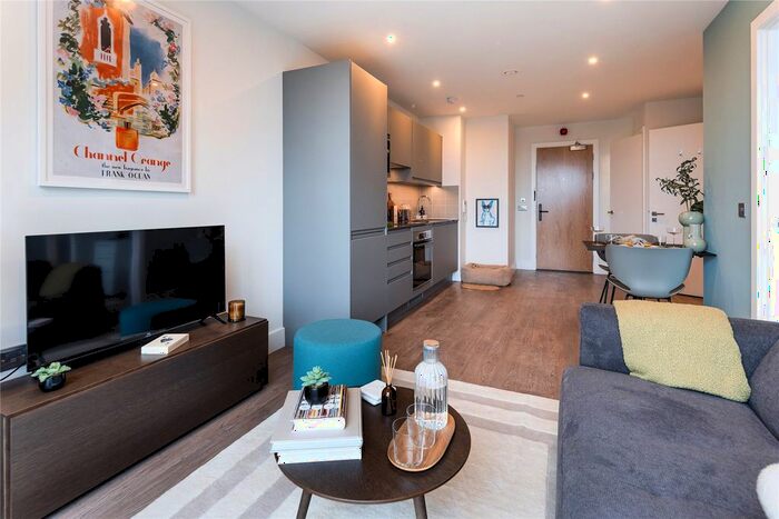 1 Bedroom Flat To Rent In Uncle Leeds, Whitehall, LS12