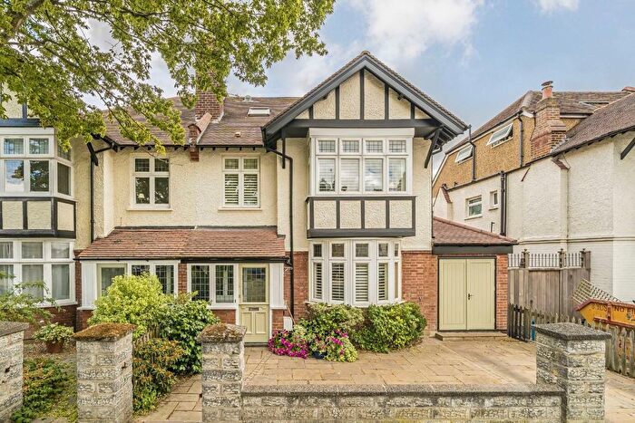 5 Bedroom Property For Sale In St. James's Avenue, Hampton Hill, TW12