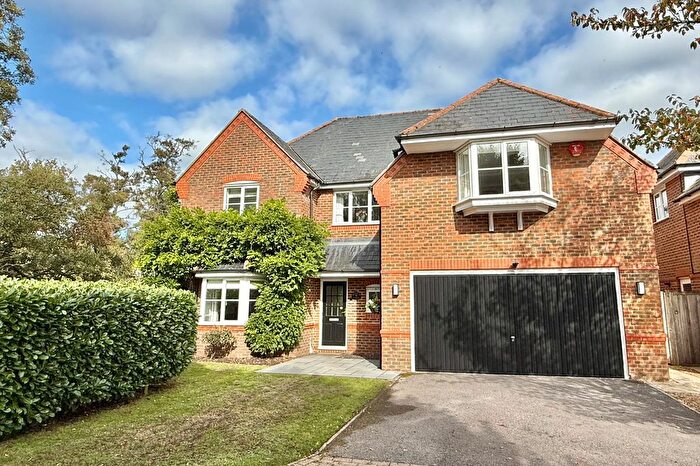 5 Bedroom Detached House For Sale In Shires Close, Ringwood, BH24