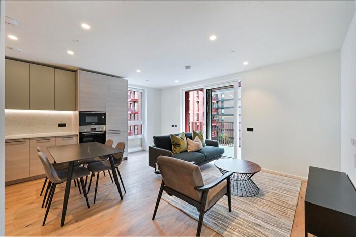 2 Bedroom Apartment To Rent In Bowline House, Heron Wharf, London, E14