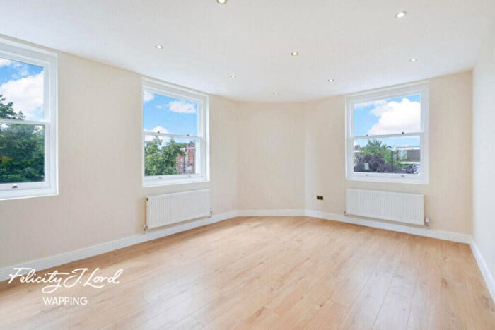 2 Bedroom Apartment To Rent In Commercial Road, London, E1