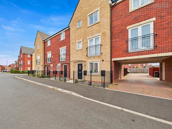 4 Bedroom Town House For Sale In Kentwell Road, Hampton Gardens, Peterborough, PE7