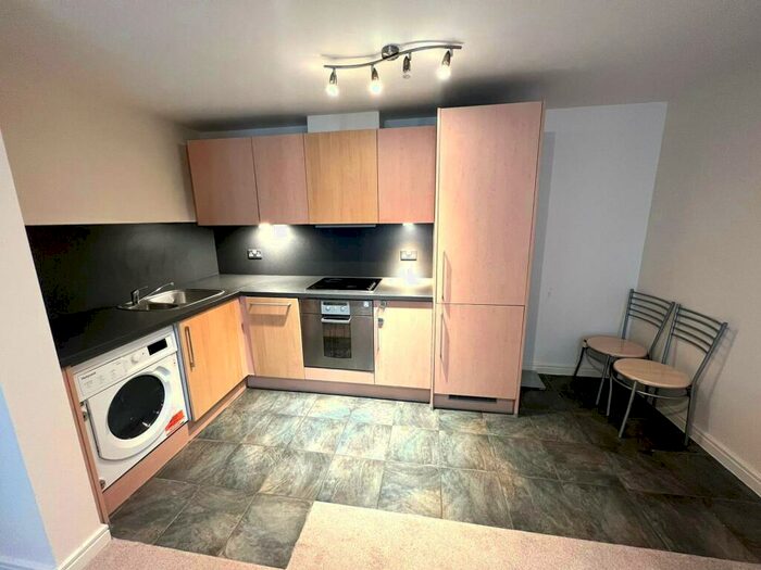 2 Bedroom Apartment To Rent In Centenary Plaza, B1