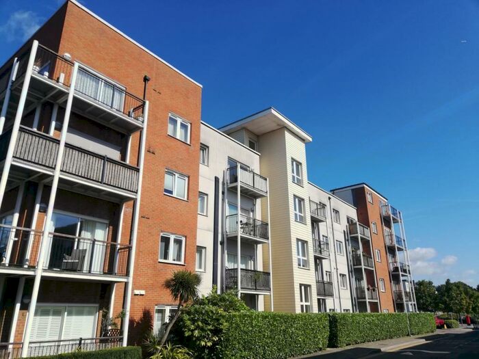 1 Bedroom Apartment To Rent In Canalside, Redhill, RH1