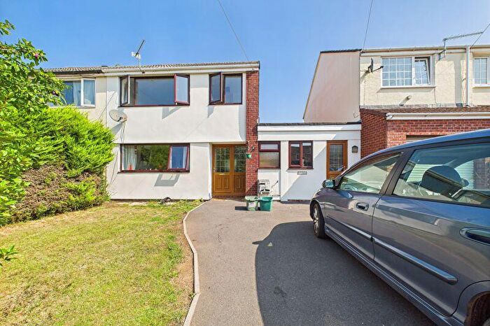 3 Bedroom Semi-Detached House To Rent In Mendip Road, Yatton, BS49