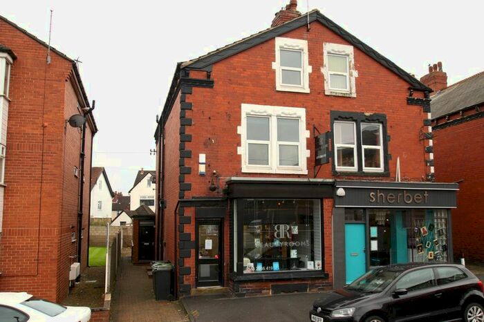 2 Bedroom Flat To Rent In Roman View, Leeds, West Yorkshire, Uk, LS8