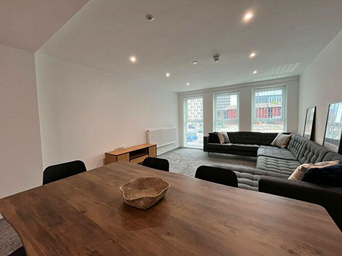 9 Bedroom Apartment To Rent In Camden Street, Liverpool, Merseyside, L3