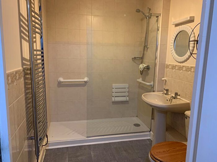 1 Bedroom Flat To Rent In Brighton Mews, Main Street, Pembroke, Sir Benfro, SA71