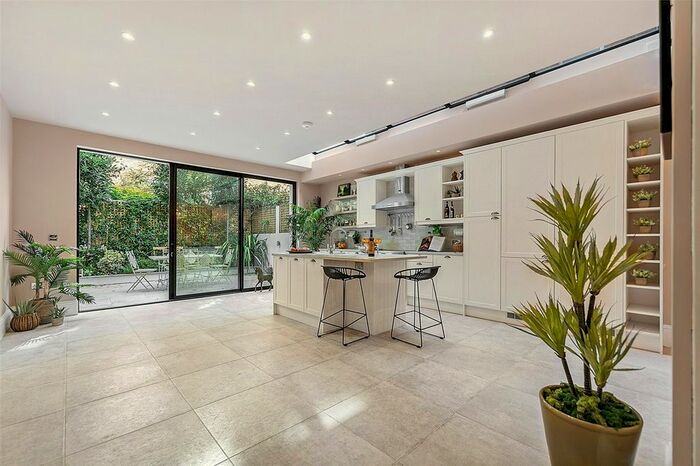5 Bedroom Property To Rent In Addison Gardens, Kensington, London, W14