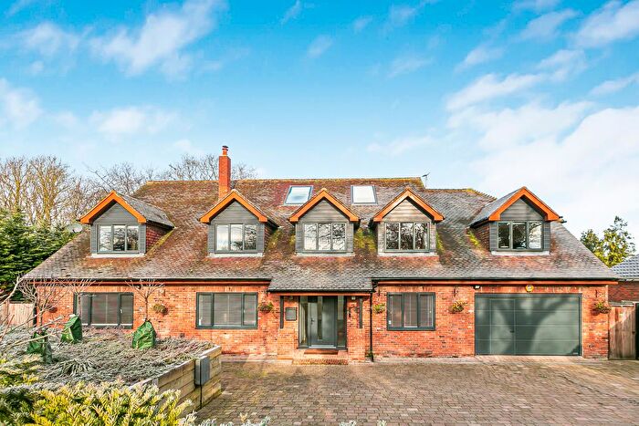 5 Bedroom Detached House To Rent In New Park Road, Newgate Street, Hertford, SG13