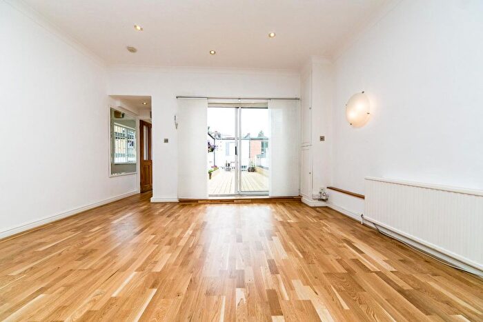 2 Bedroom Flat To Rent In Maryon Mews, London, NW3