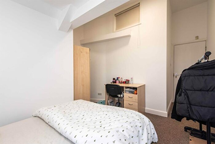 3 Bedroom Apartment To Rent In Noel Street, NG7