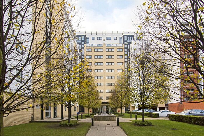 1 Bedroom Flat To Rent In Ocean Wharf, Westferry Road, Canary Wharf, London, E14