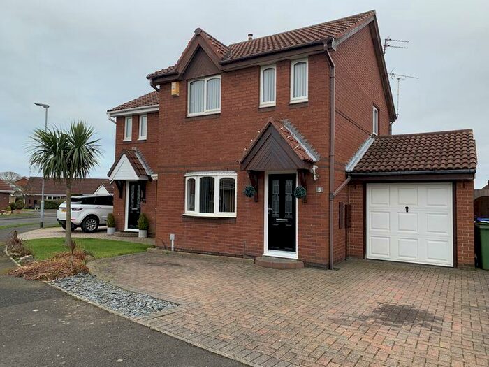 3 Bedroom Semi-Detached House To Rent In Carrick Drive, Blyth, NE24