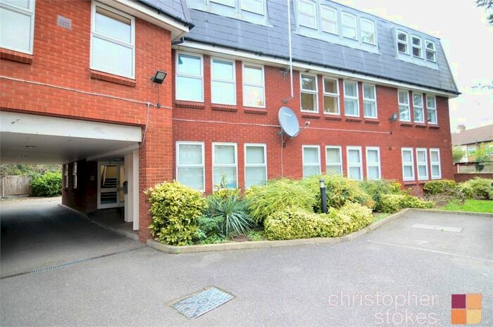 2 Bedroom Flat To Rent In Butlers Court, Trinity Lane, Waltham Cross, Hertfordshire, EN8