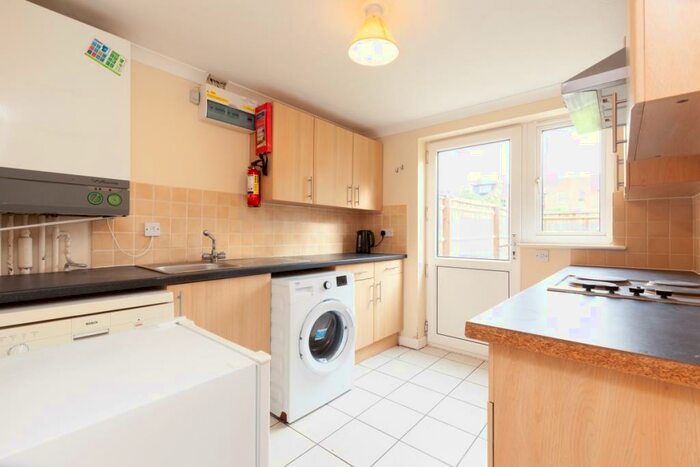 6 Bedroom Semi-Detached House To Rent In Argyle Street, Oxford, OX4