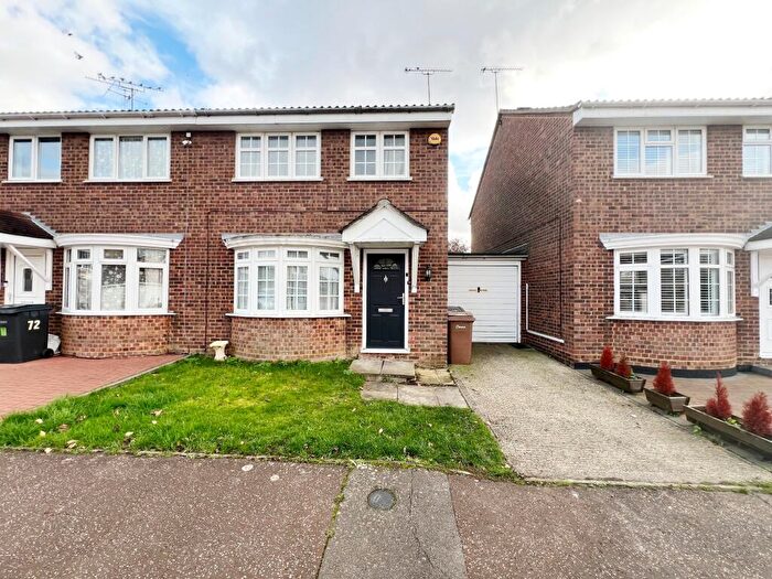 3 Bedroom Semi Detached House For Sale In Stirrup Close, North Springfield, Chelmsford, Essex, CM1