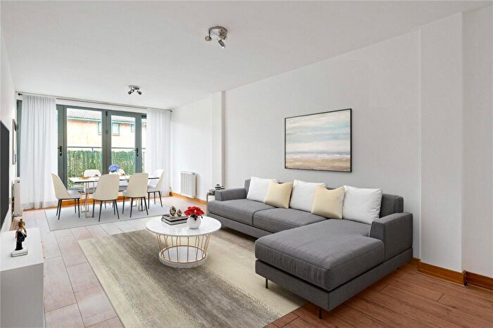 4 Bedroom Apartment For Sale In Stean Street, Hackney, London, E8