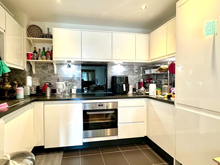 2 Bedroom Flat For Sale In Echo Court, Telegraph Avenue, London, NW9